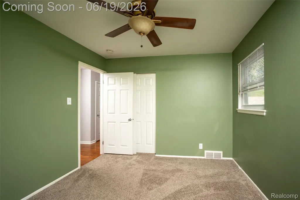 23814 Elmira Street St. Clair Shores City MI 48082