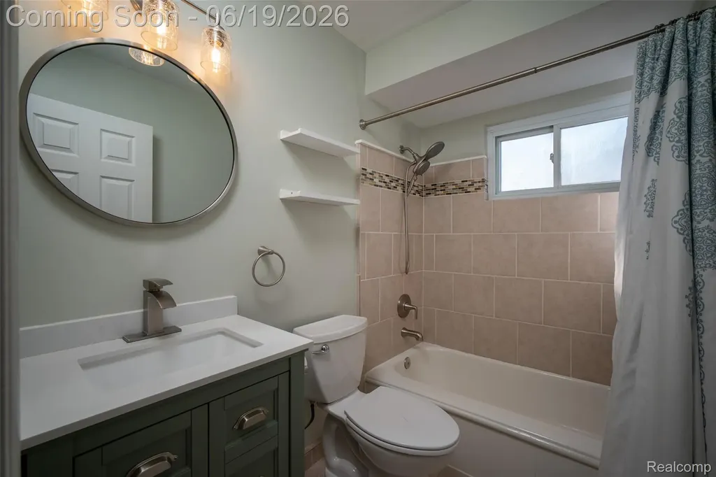 23814 Elmira Street St. Clair Shores City MI 48082