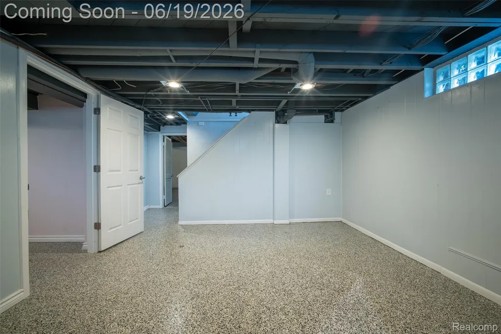 23814 Elmira Street St. Clair Shores City MI 48082