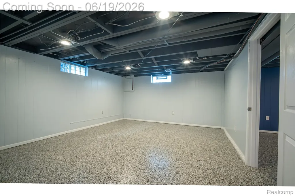 23814 Elmira Street St. Clair Shores City MI 48082