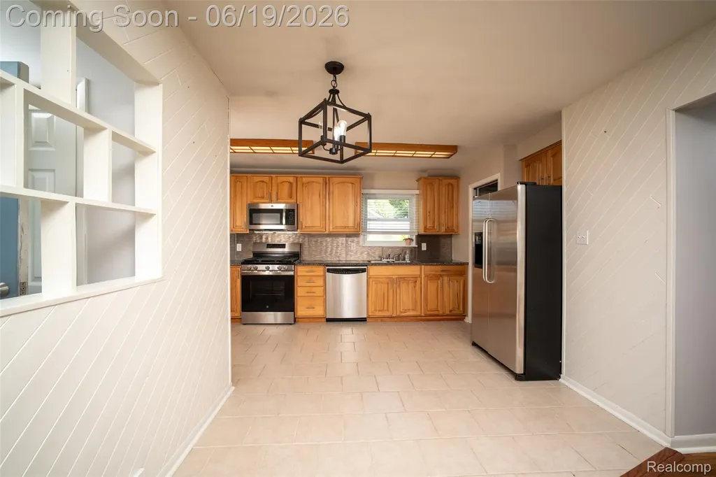 23814 Elmira Street St. Clair Shores City MI 48082