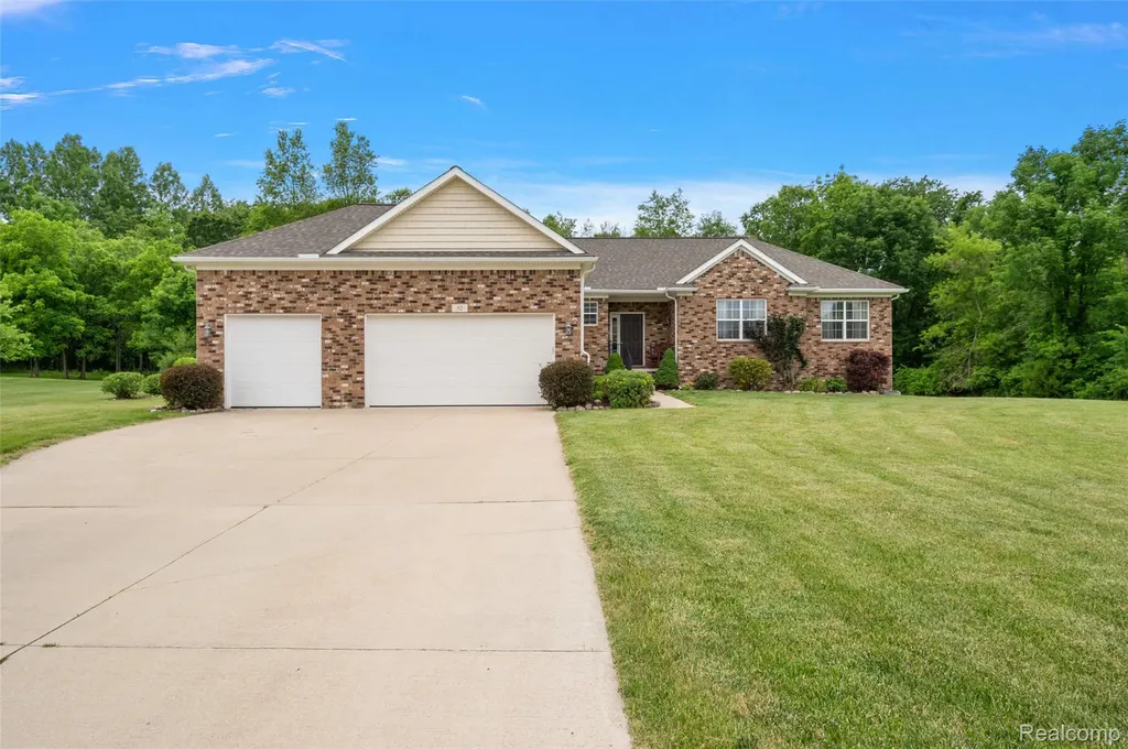 52 Parker Lane Brandon Charter Township MI 48462