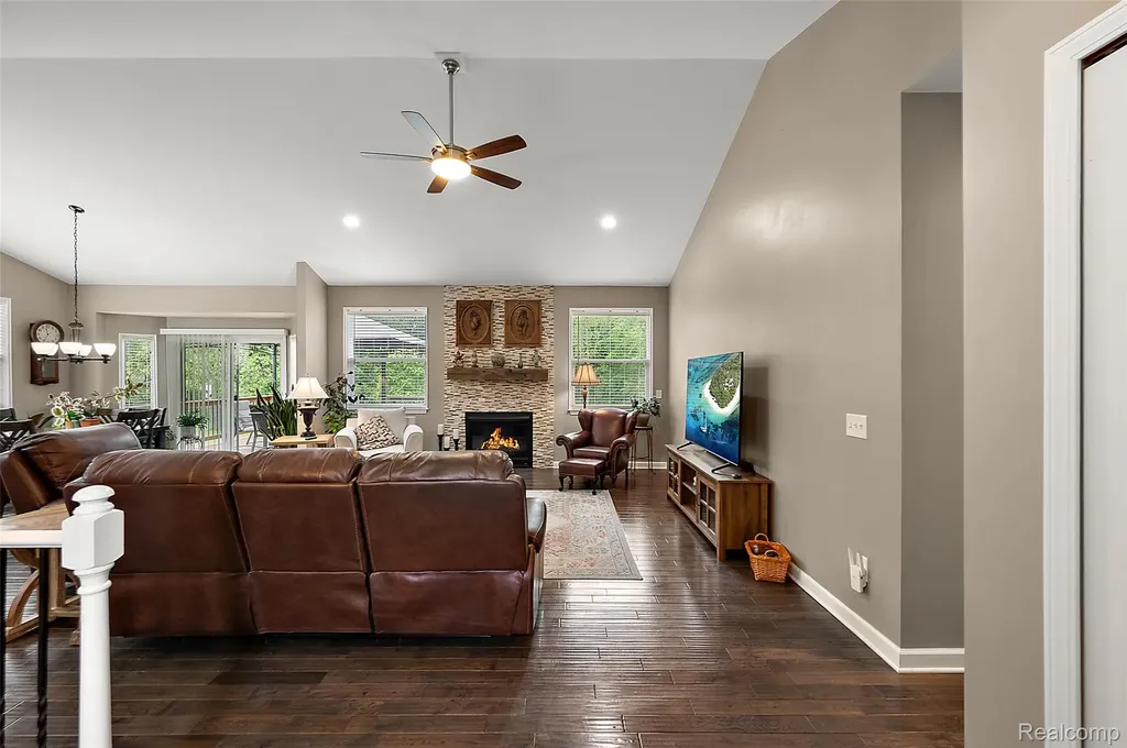 52 Parker Lane Brandon Charter Township MI 48462