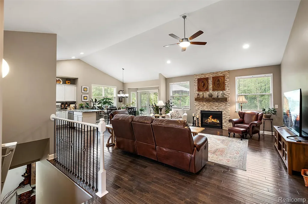 52 Parker Lane Brandon Charter Township MI 48462