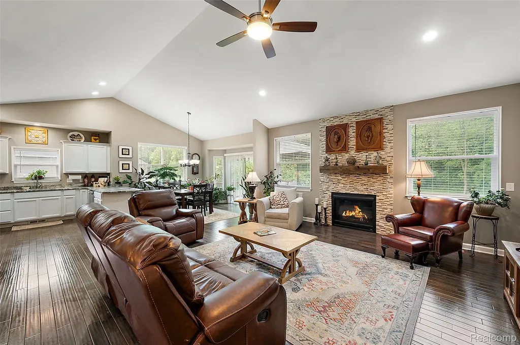 52 Parker Lane Brandon Charter Township MI 48462