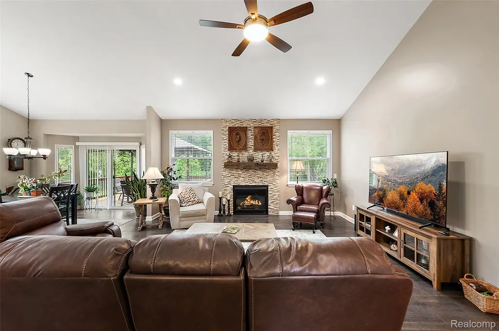 52 Parker Lane Brandon Charter Township MI 48462