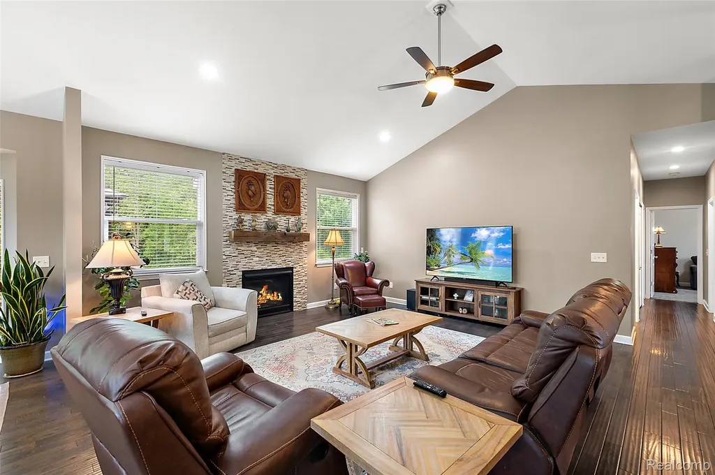 52 Parker Lane Brandon Charter Township MI 48462
