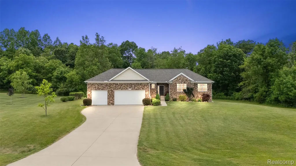 52 Parker Lane Brandon Charter Township MI 48462