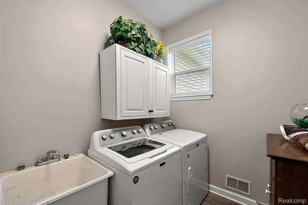 52 Parker Lane Brandon Charter Township MI 48462