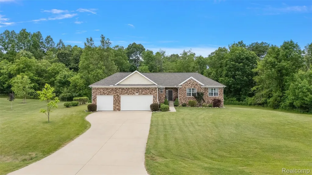 52 Parker Lane Brandon Charter Township MI 48462