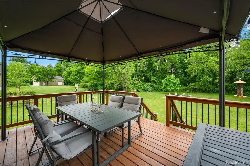 52 Parker Lane Brandon Charter Township MI 48462