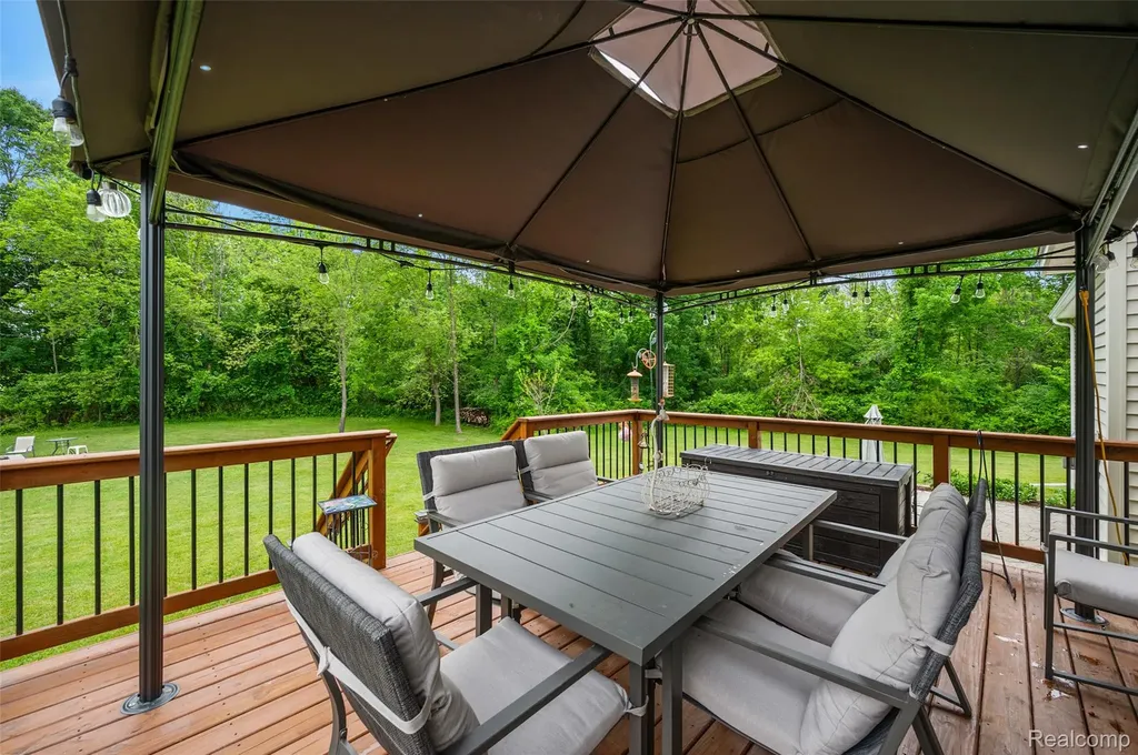 52 Parker Lane Brandon Charter Township MI 48462