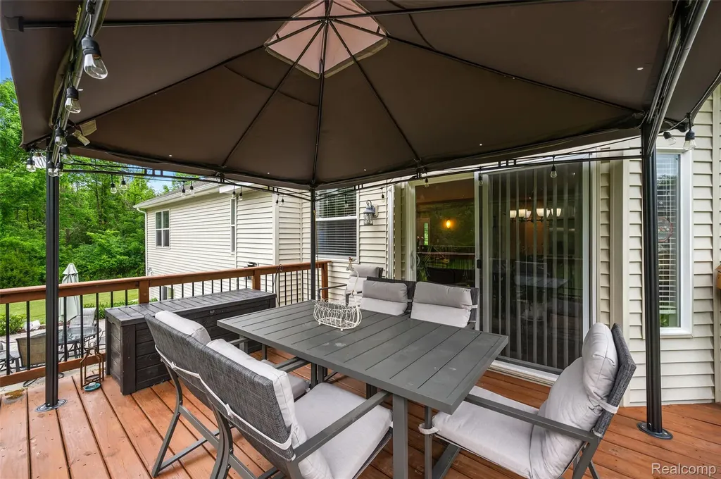 52 Parker Lane Brandon Charter Township MI 48462