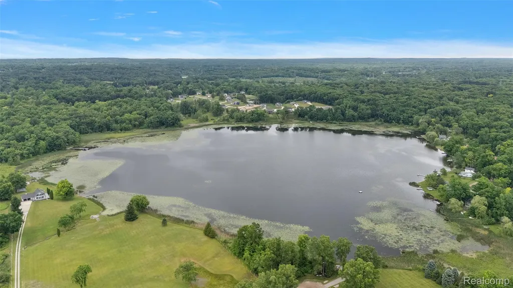 52 Parker Lane Brandon Charter Township MI 48462