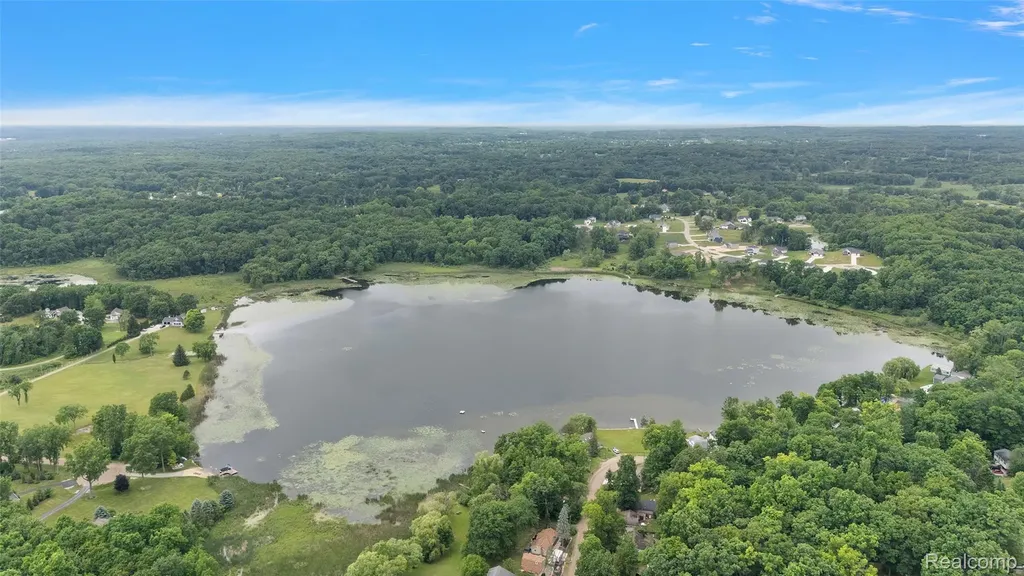 52 Parker Lane Brandon Charter Township MI 48462