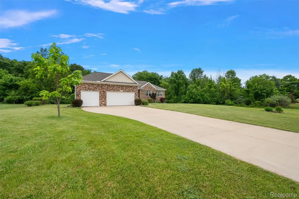 52 Parker Lane Brandon Charter Township MI 48462