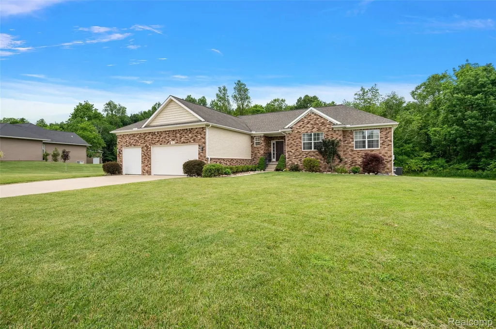 52 Parker Lane Brandon Charter Township MI 48462