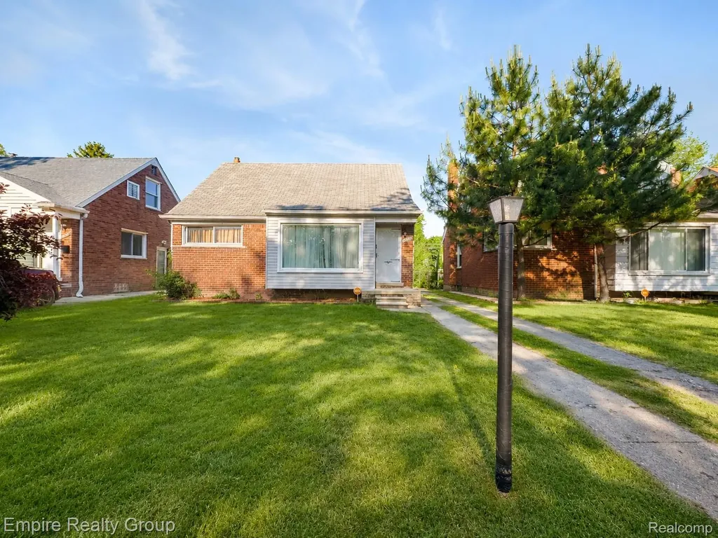 12852 Wormer Redford Charter Township MI 48239