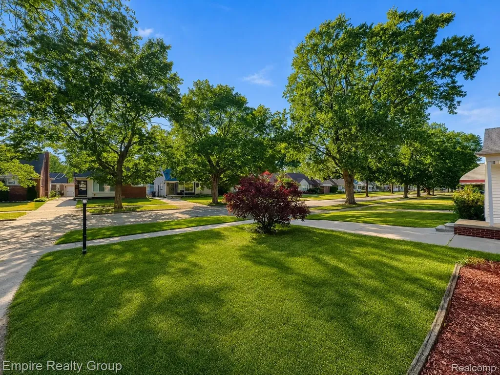 12852 Wormer Redford Charter Township MI 48239