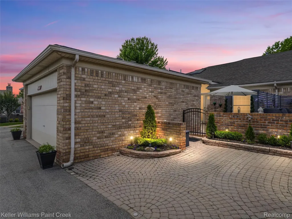 50311 Highpoint Court Macomb Township MI 48044