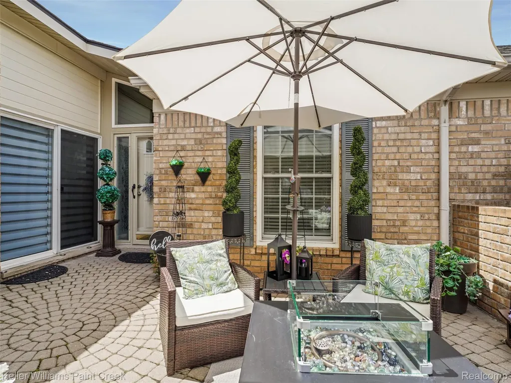 50311 Highpoint Court Macomb Township MI 48044