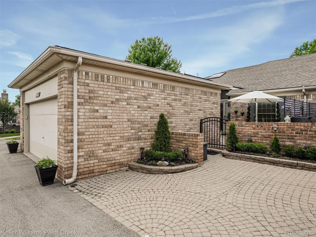 50311 Highpoint Court Macomb Township MI 48044