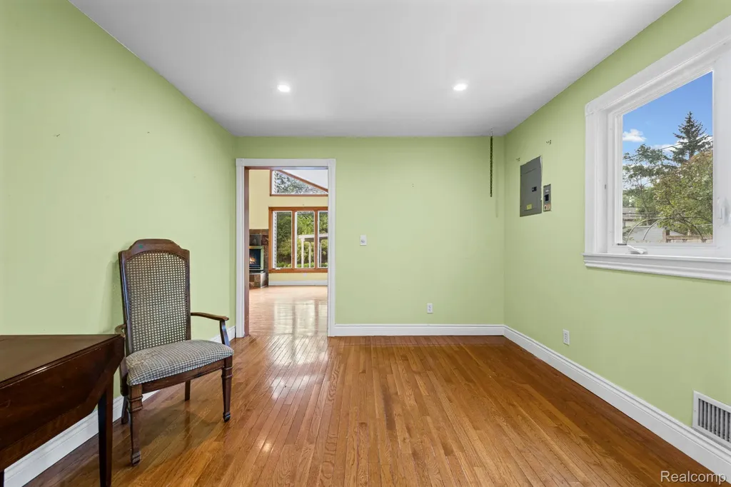 4010 Linwood Avenue Royal Oak City MI 48073