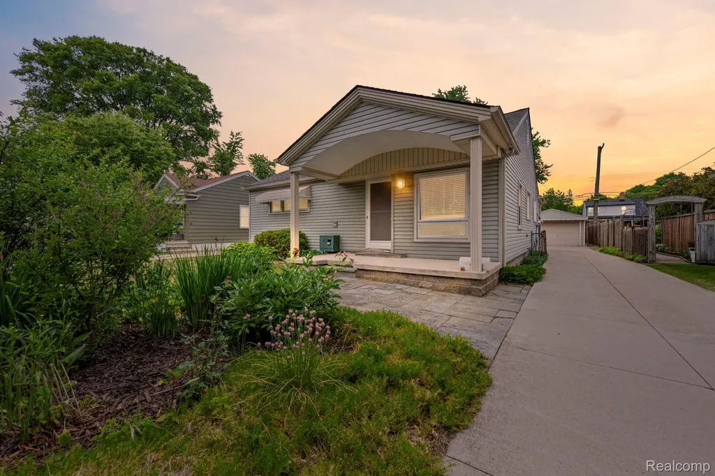 4010 Linwood Avenue Royal Oak City MI 48073