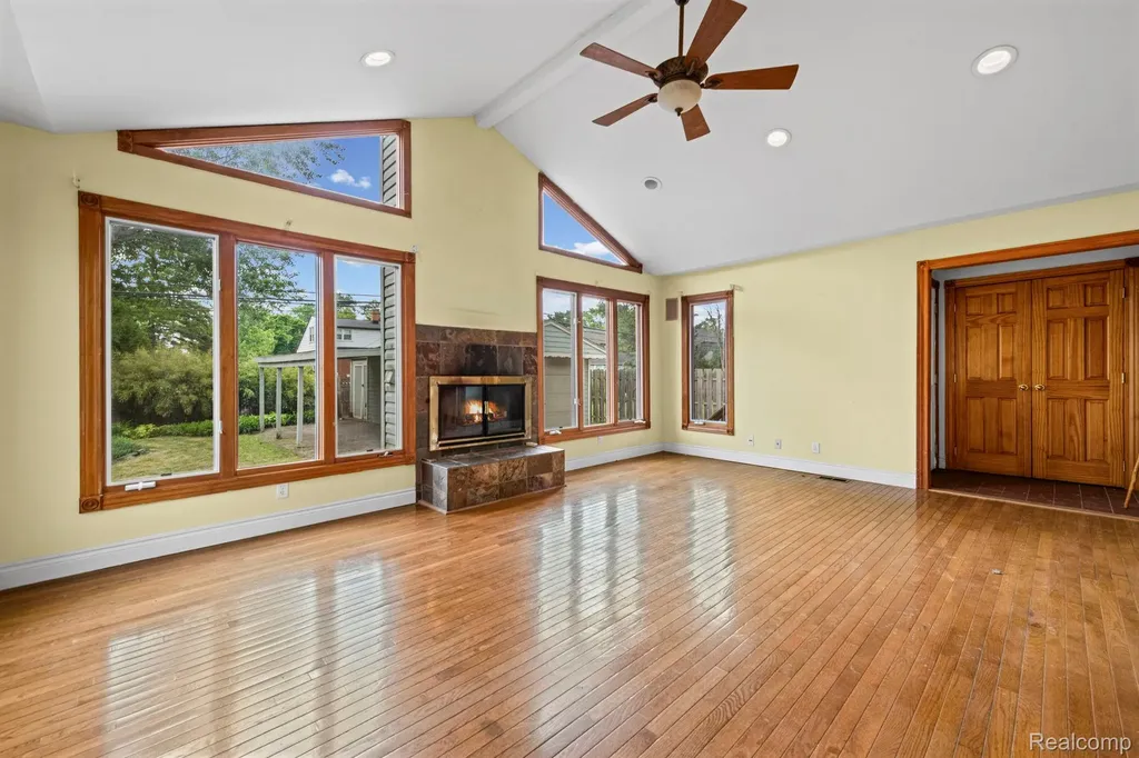 4010 Linwood Avenue Royal Oak City MI 48073