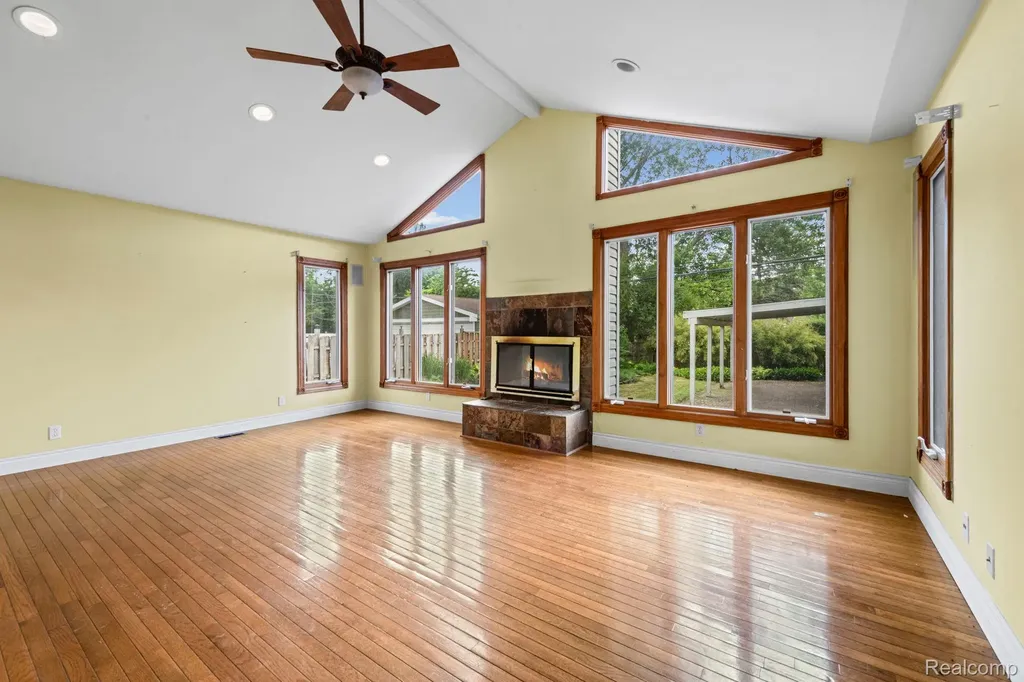 4010 Linwood Avenue Royal Oak City MI 48073