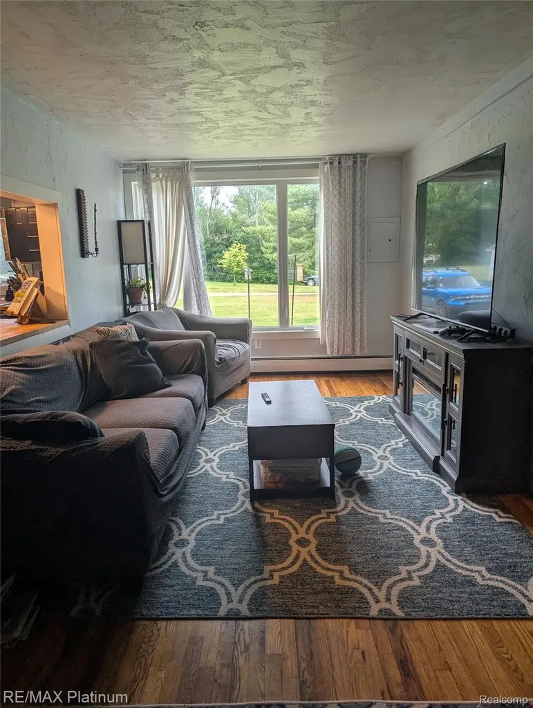 9084 Hartland Road Tyrone Township MI 48430