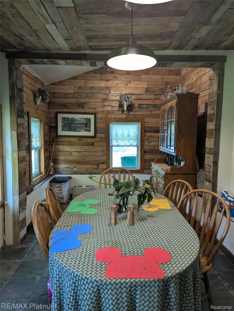 9084 Hartland Road Tyrone Township MI 48430