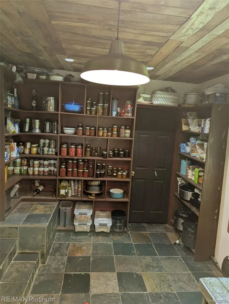 9084 Hartland Road Tyrone Township MI 48430