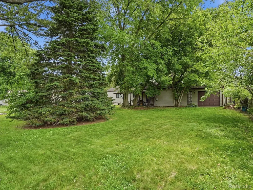 37843 Emery Street Clinton Charter Township MI 48036