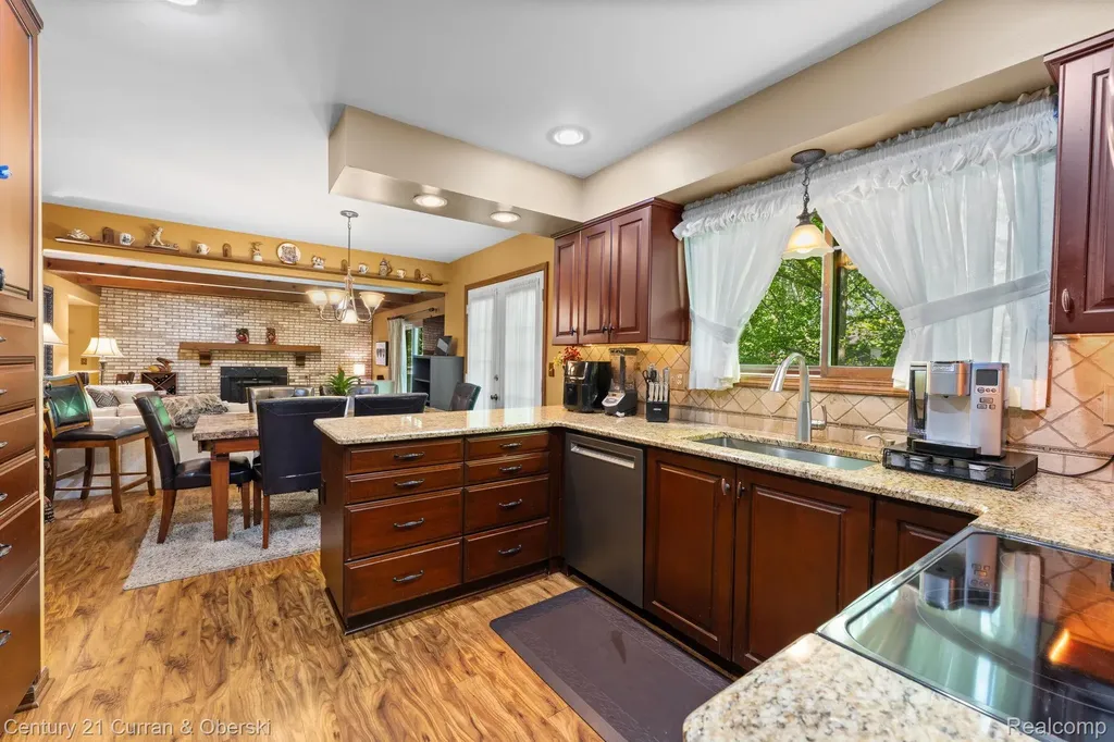 44962 Steeplepath Novi City MI 48375