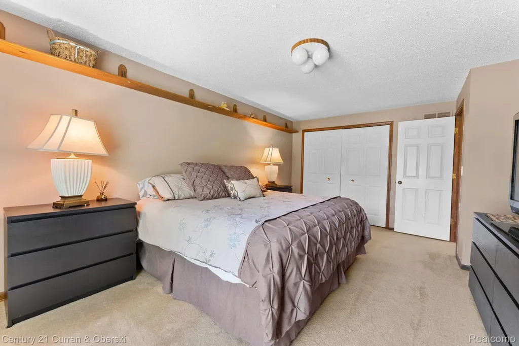 44962 Steeplepath Novi City MI 48375