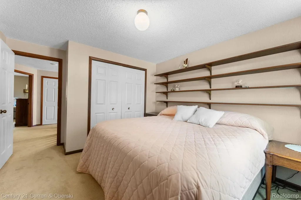 44962 Steeplepath Novi City MI 48375