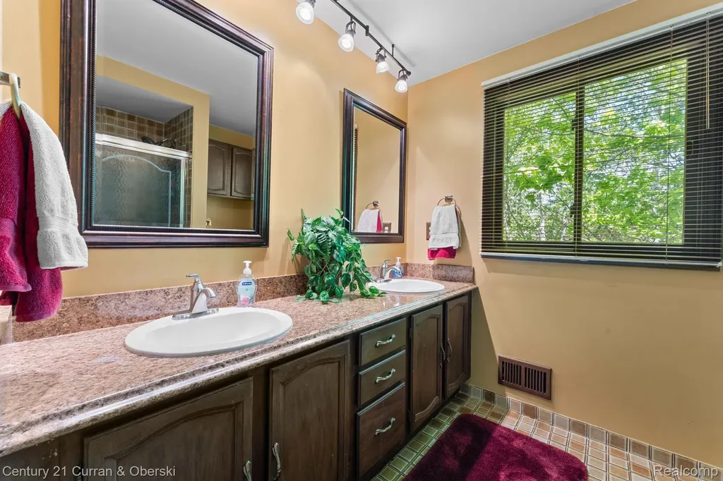 44962 Steeplepath Novi City MI 48375
