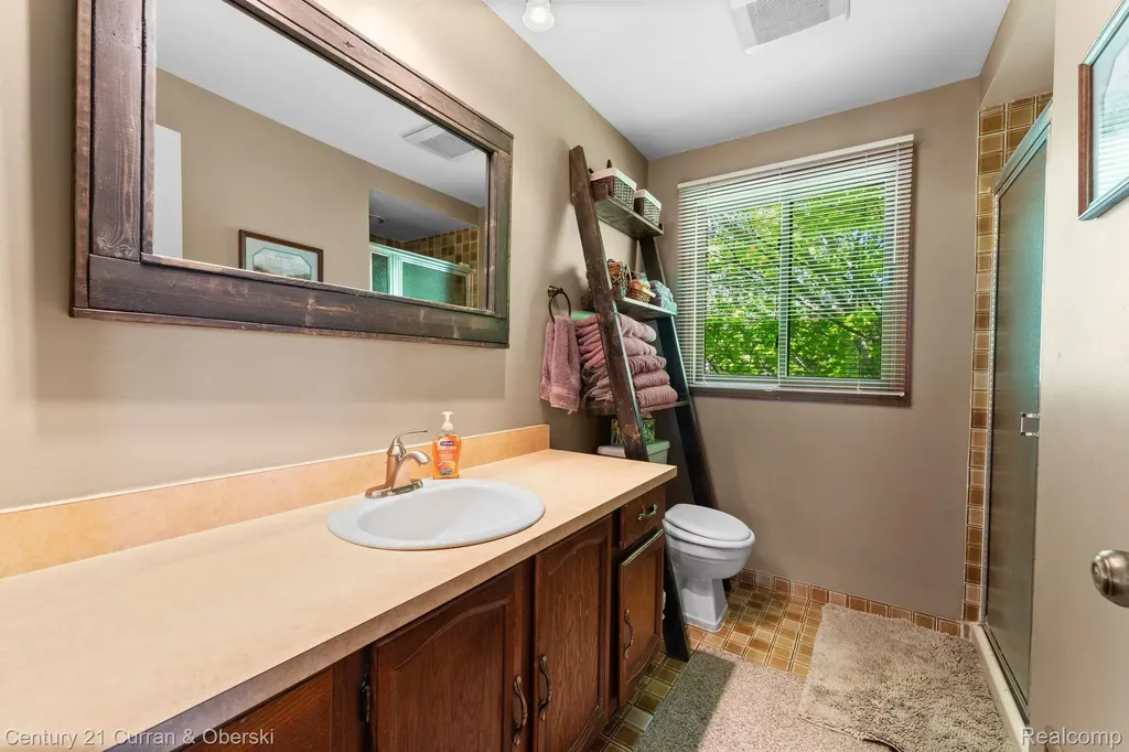 44962 Steeplepath Novi City MI 48375