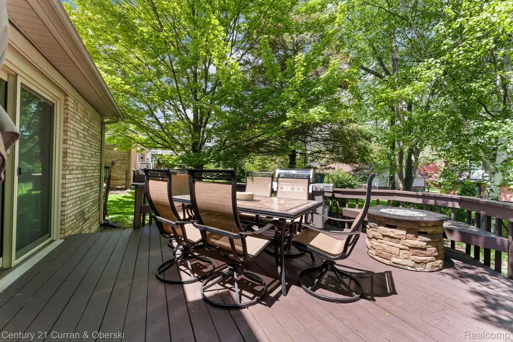 44962 Steeplepath Novi City MI 48375