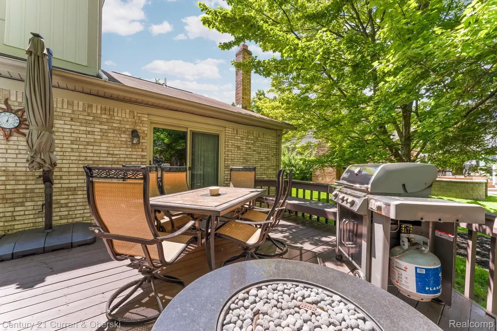 44962 Steeplepath Novi City MI 48375
