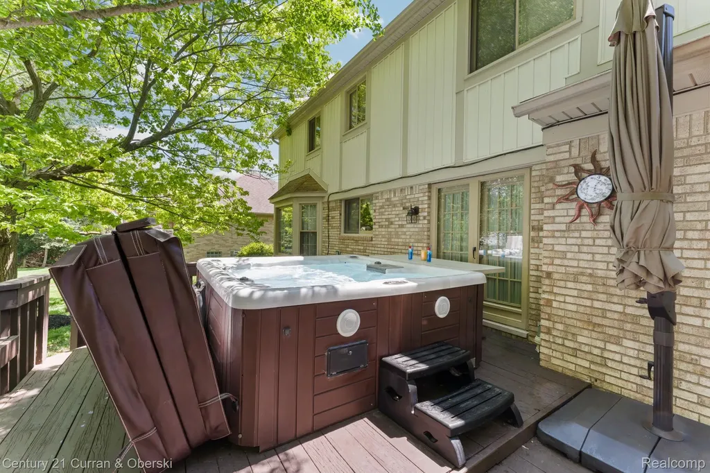44962 Steeplepath Novi City MI 48375