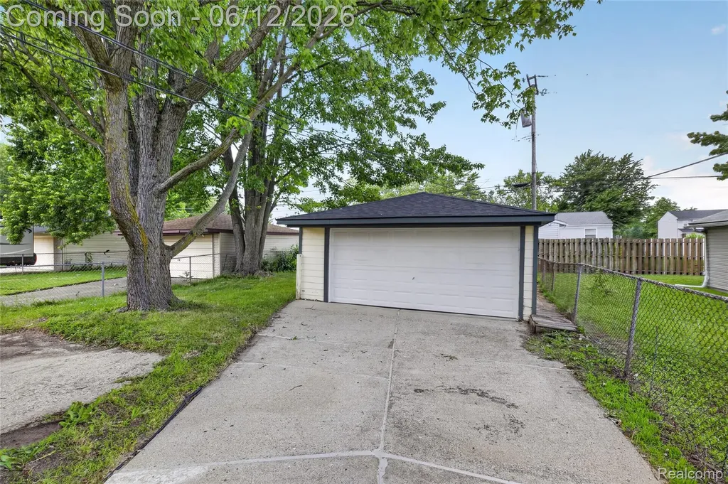 33484 Krauter Street Westland City MI 48185