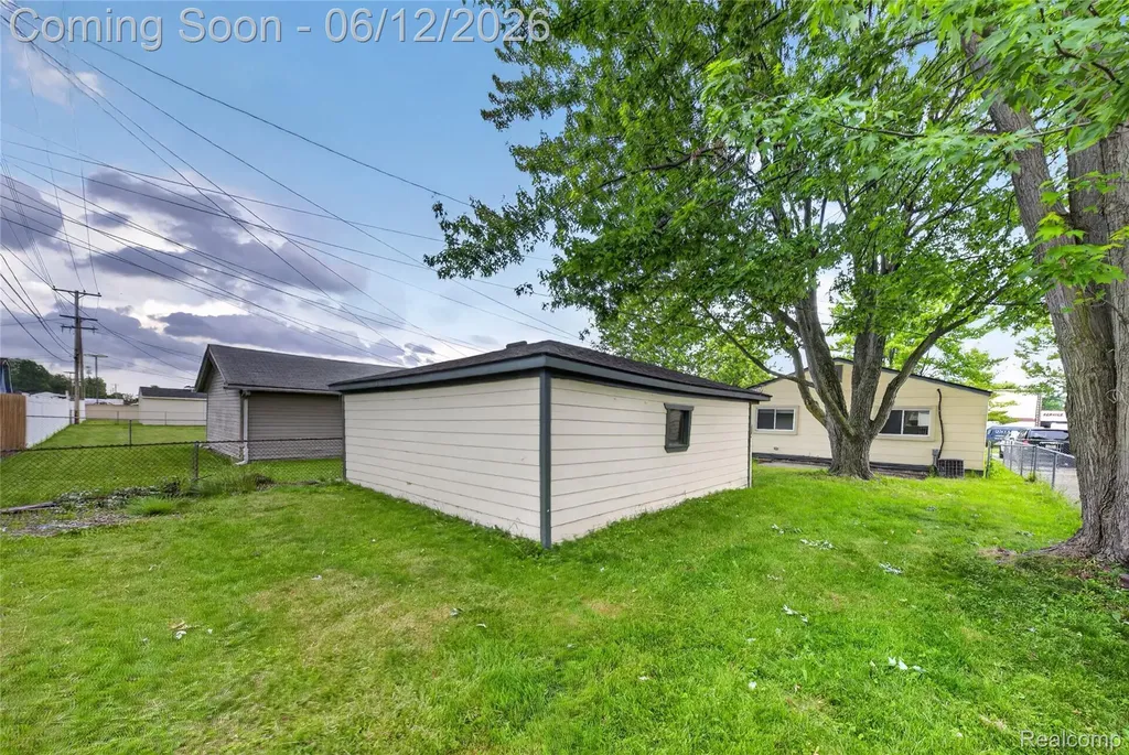 33484 Krauter Street Westland City MI 48185