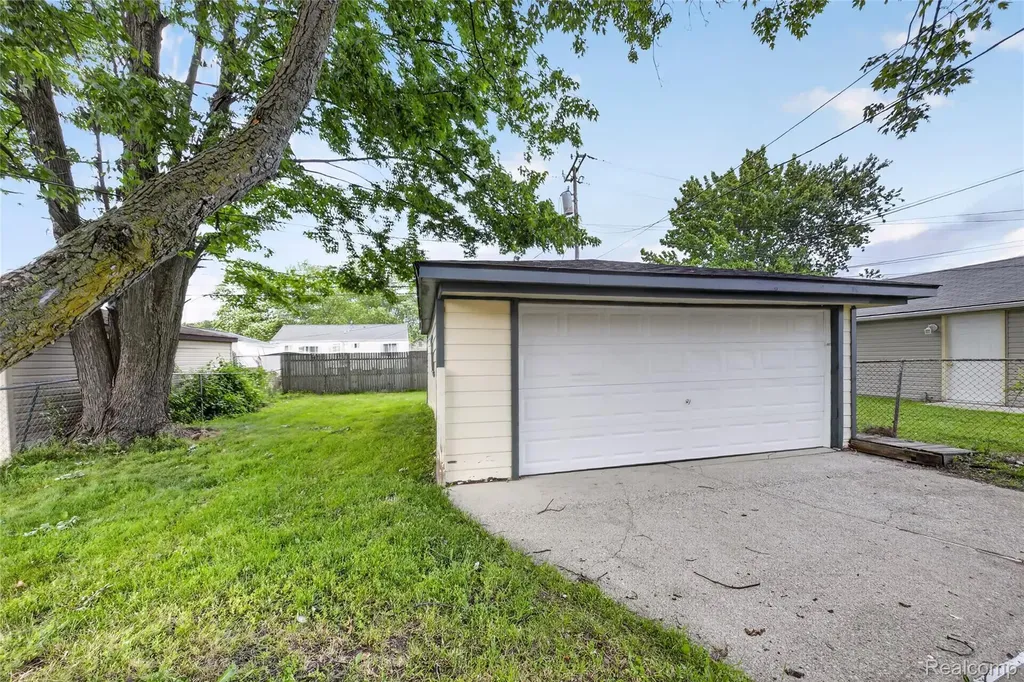 33484 Krauter Street Westland City MI 48185