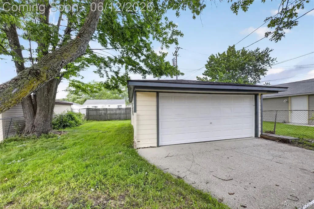 33484 Krauter Street Westland City MI 48185