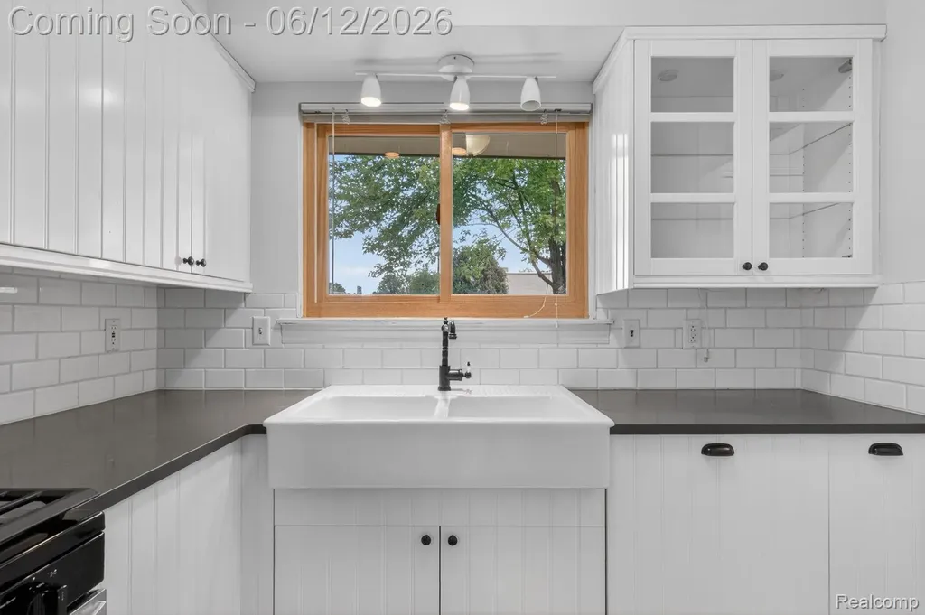 33484 Krauter Street Westland City MI 48185