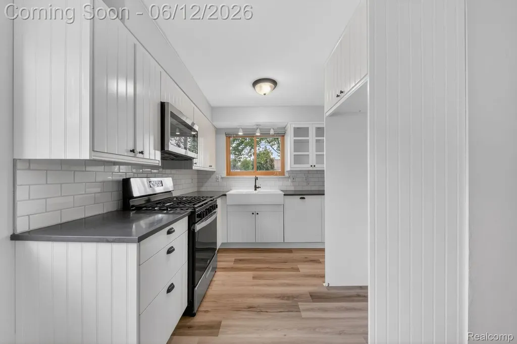 33484 Krauter Street Westland City MI 48185
