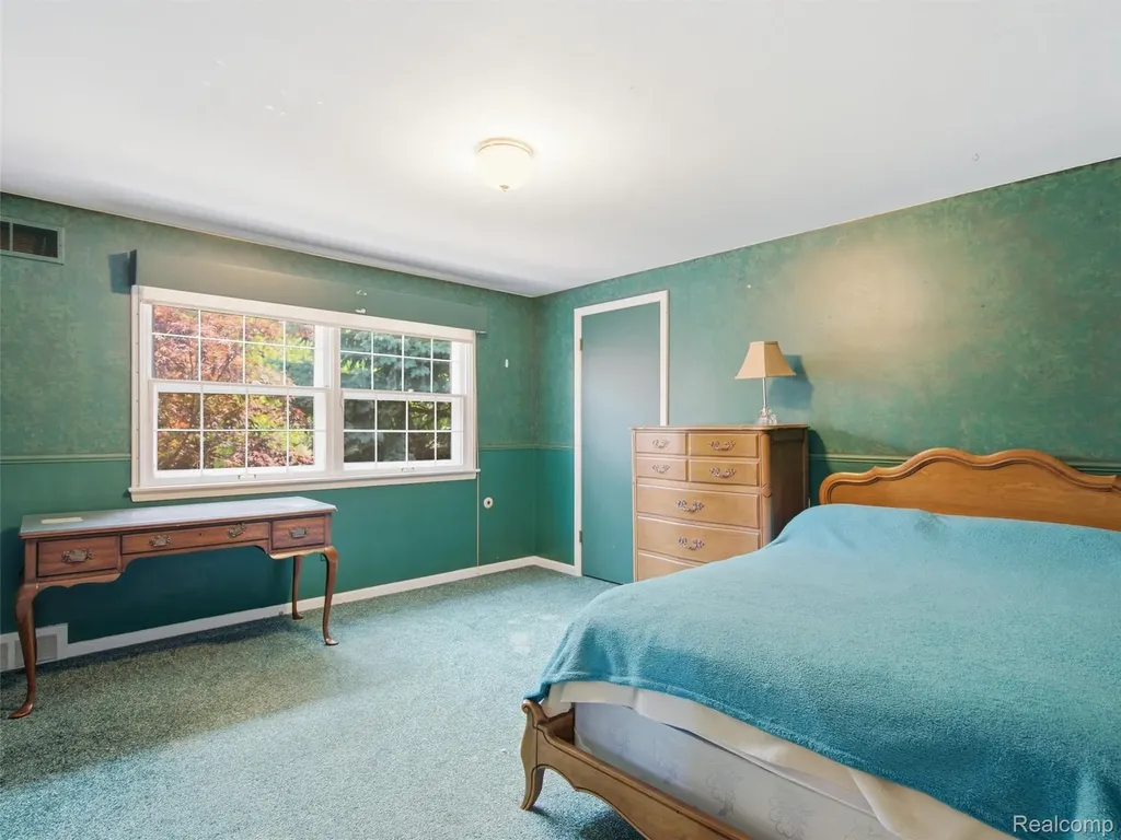 883 Briarcliff Drive Grosse Pointe Woods City MI 48236