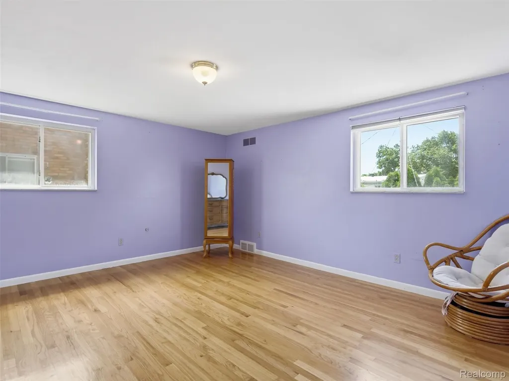 883 Briarcliff Drive Grosse Pointe Woods City MI 48236